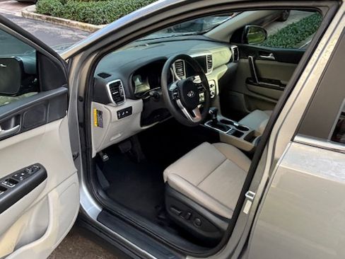 Used 2022 Kia Sportage LX w/ LX AWD Value Edition Package image 12