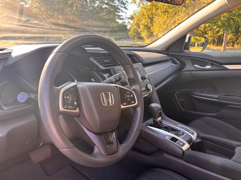 Used 2020 Honda Civic LX image 12