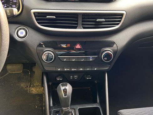 Used 2019 Hyundai Tucson Value AWD/4WD image 11