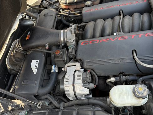 Used 2000 Chevrolet Corvette Convertible w/ Memory Pkg image 15