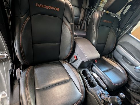 Used 2022 Jeep Gladiator Mojave w/ Cold Weather Group image 27