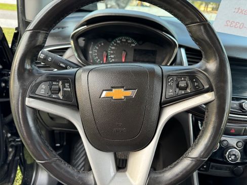 Used 2018 Chevrolet Trax Premier w/ Midnight Edition image 16