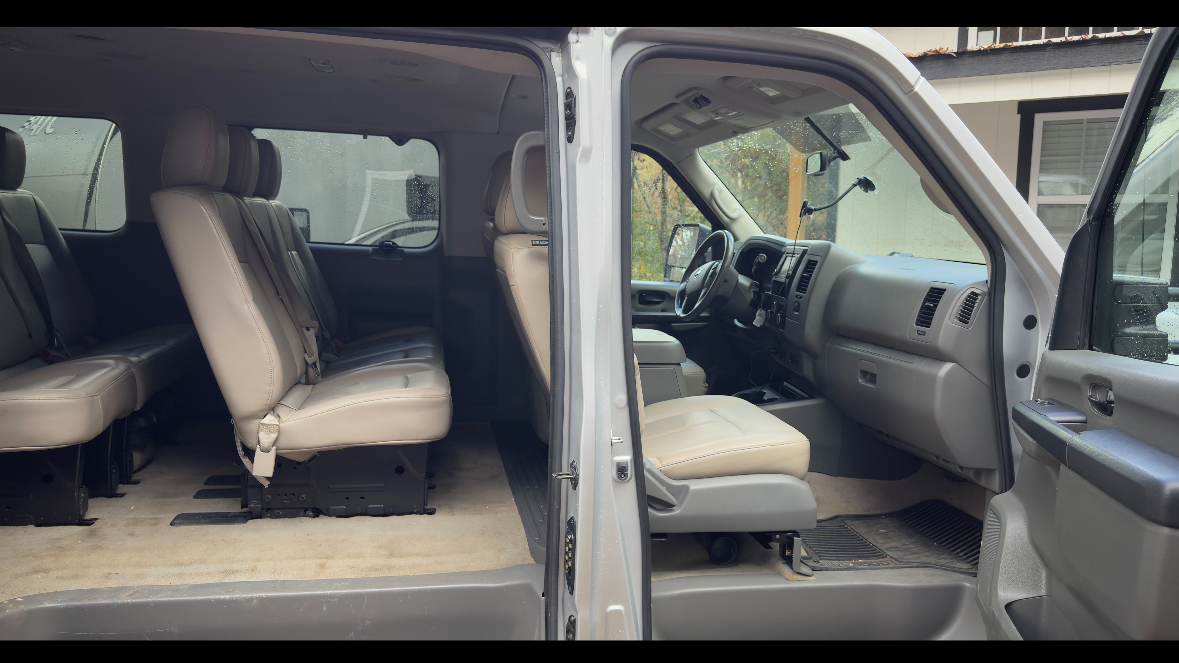 Used 2019 Nissan NV 3500 SL RWD image 6