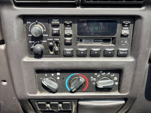 Used 2002 Jeep Wrangler Sport image 13