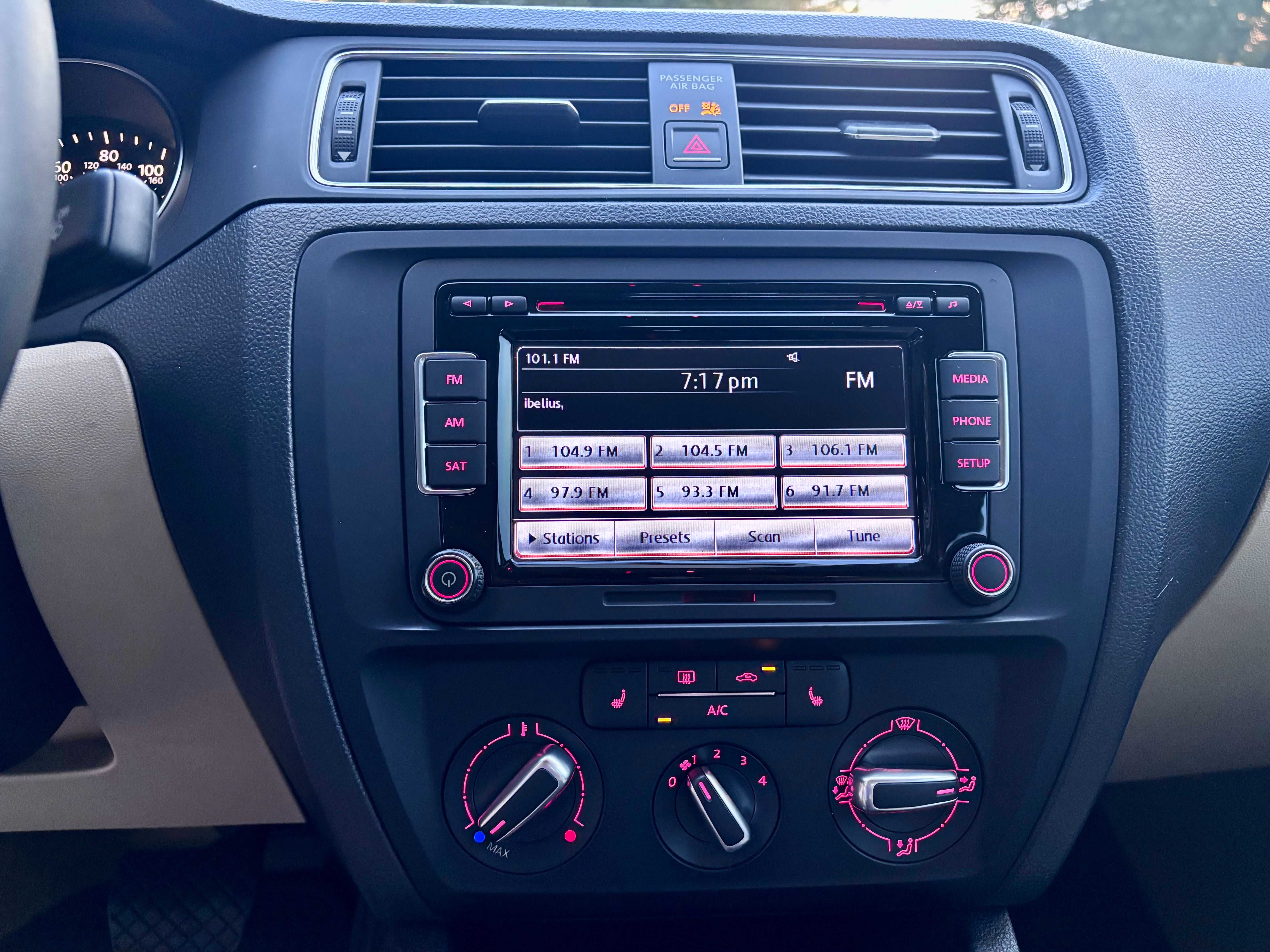 Used 2015 Volkswagen Jetta SE FWD image 15