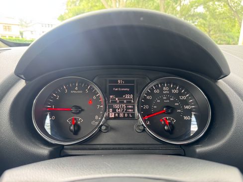Used 2012 Nissan Rogue SV w/ Premium Pkg FWD image 14