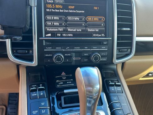 Used 2014 Porsche Cayenne AWD/4WD image 7