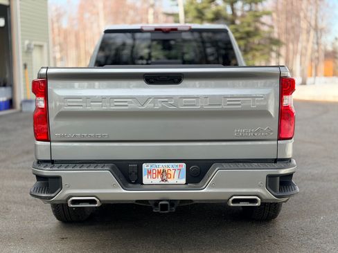 Used 2026 Chevrolet Silverado 1500 High Country w/ Technology Package AWD/4WD image 5