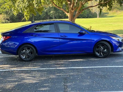 Used 2023 Hyundai Elantra SEL image 11