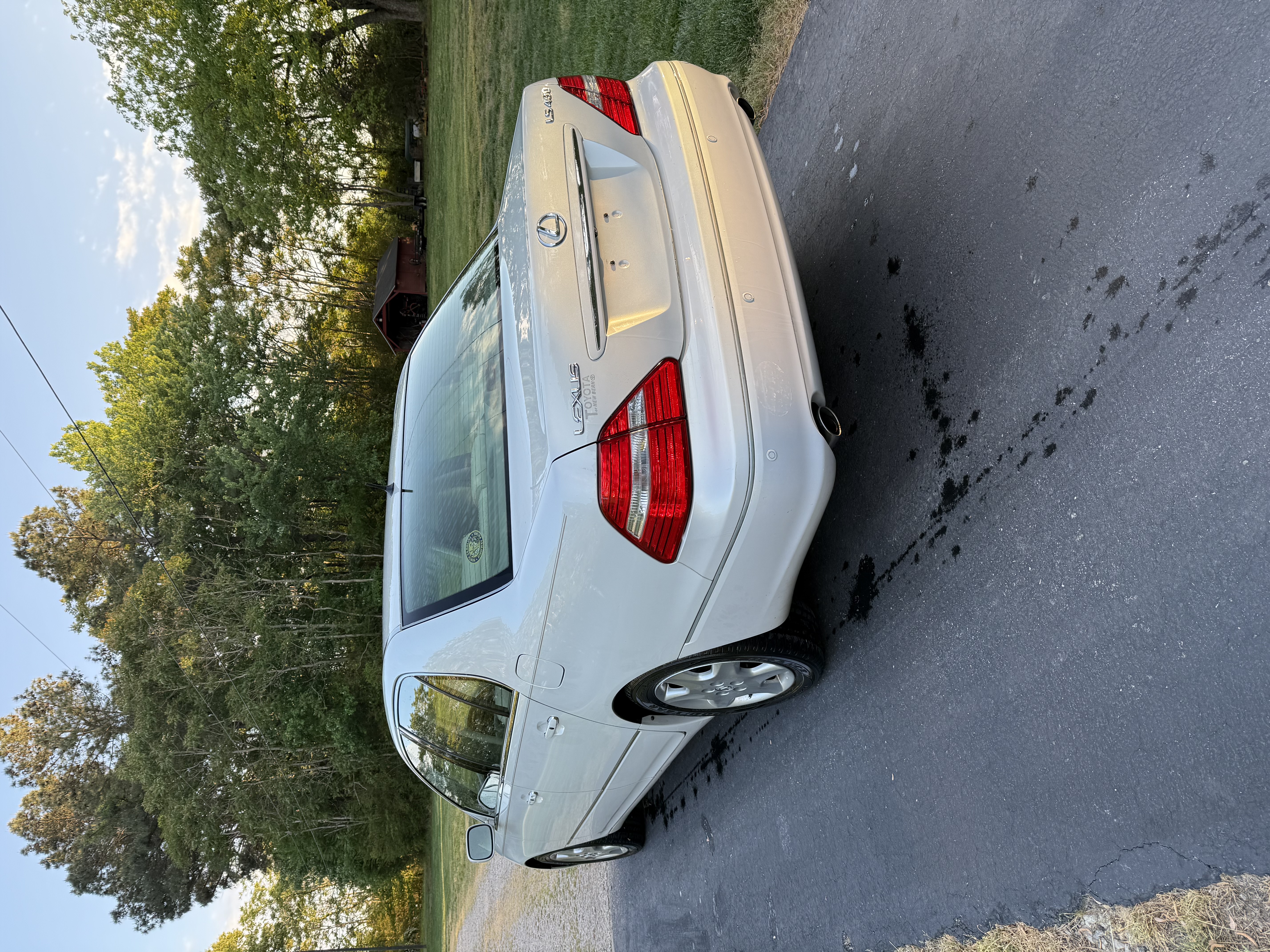 Used 2004 Lexus LS 430 RWD image 6