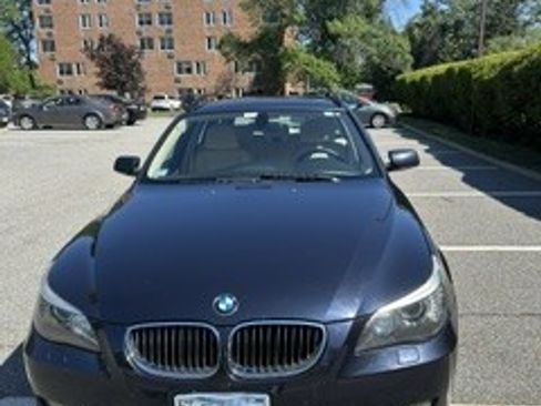 Used 2010 BMW 535i xDrive Wagon AWD/4WD image 1