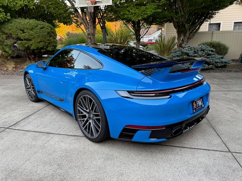 Used 2023 Porsche 911 Carrera 4S image 1