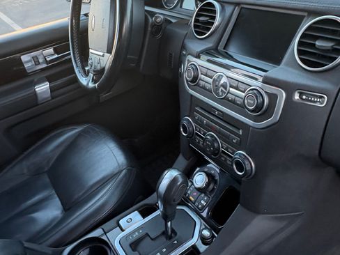 Used 2011 Land Rover LR4 HSE image 16