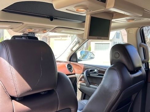 Used 2014 Buick Enclave Premium w/ Trailering Provision Package image 10