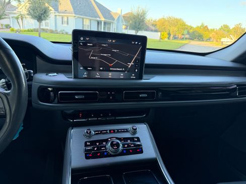 Used 2020 Lincoln Aviator Reserve w/ Equipment Group 201A RWD image 12
