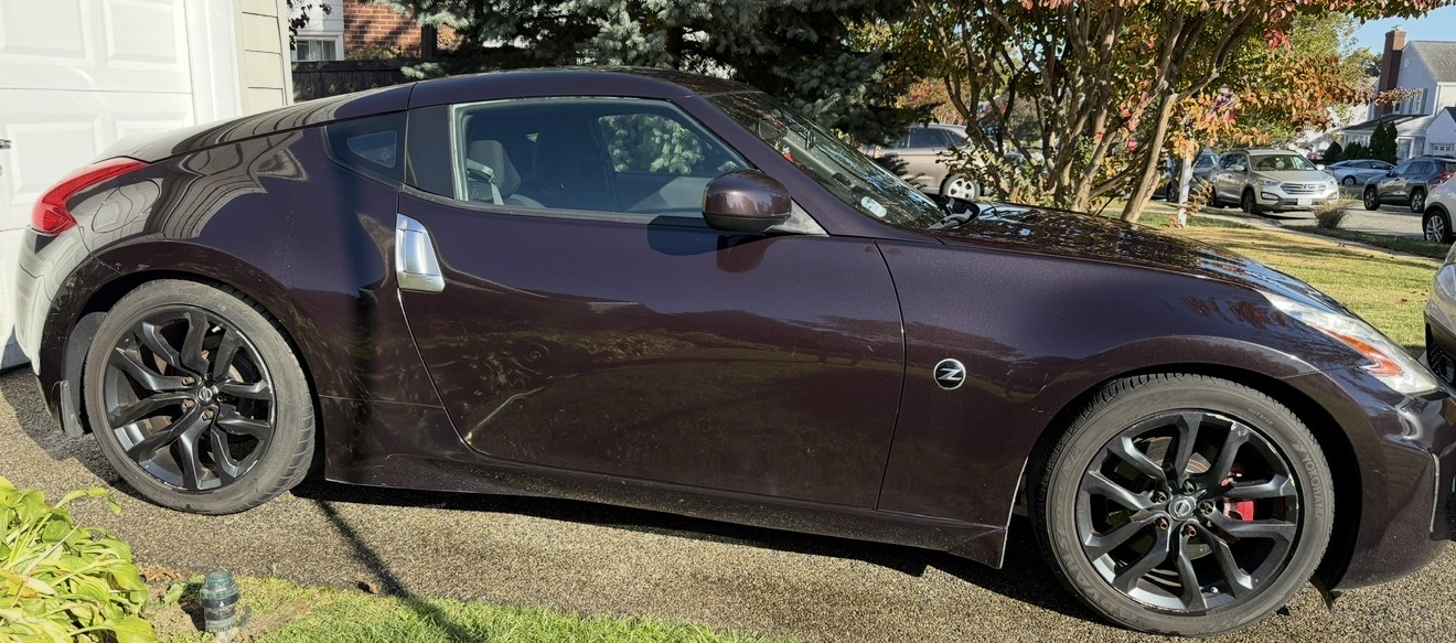 Used 2015 Nissan 370Z Coupe RWD image 1