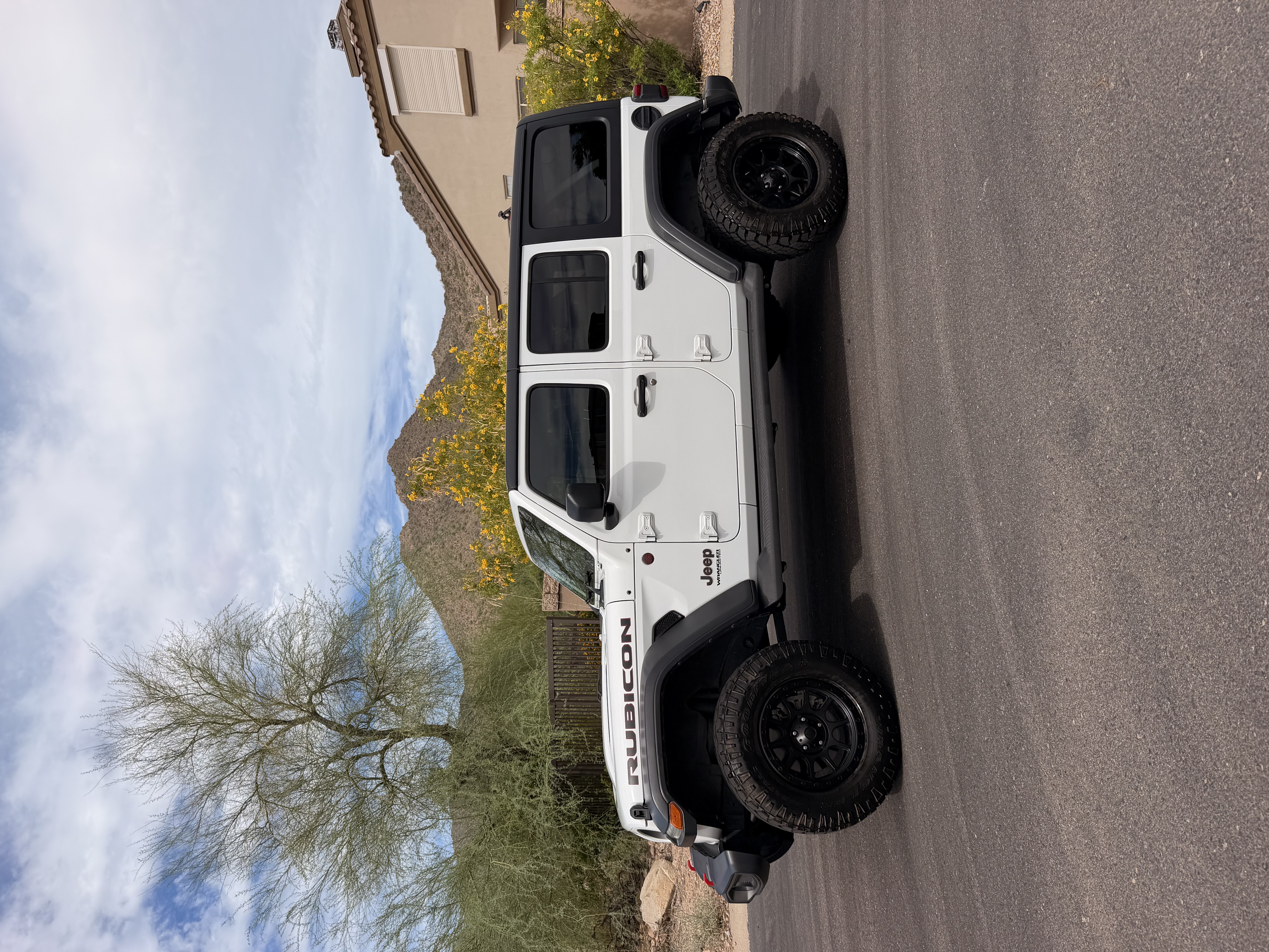 Used 2020 Jeep Wrangler Unlimited Rubicon AWD/4WD image 2