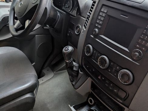 Used 2018 Mercedes-Benz Sprinter 2500 image 5