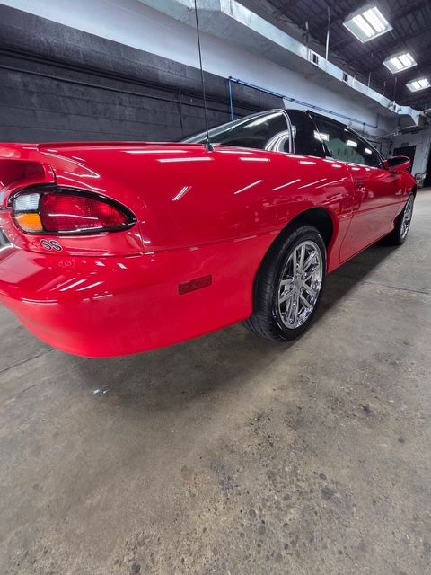 Used 2002 Chevrolet Camaro Z28 w/ SS Performance/Appearance Pkg RWD image 21