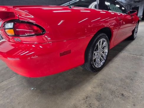 Used 2002 Chevrolet Camaro Z28 w/ SS Performance/Appearance Pkg RWD image 21
