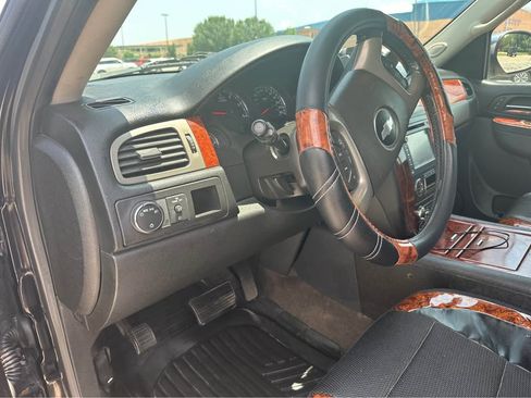 Used 2012 Chevrolet Tahoe LTZ image 14