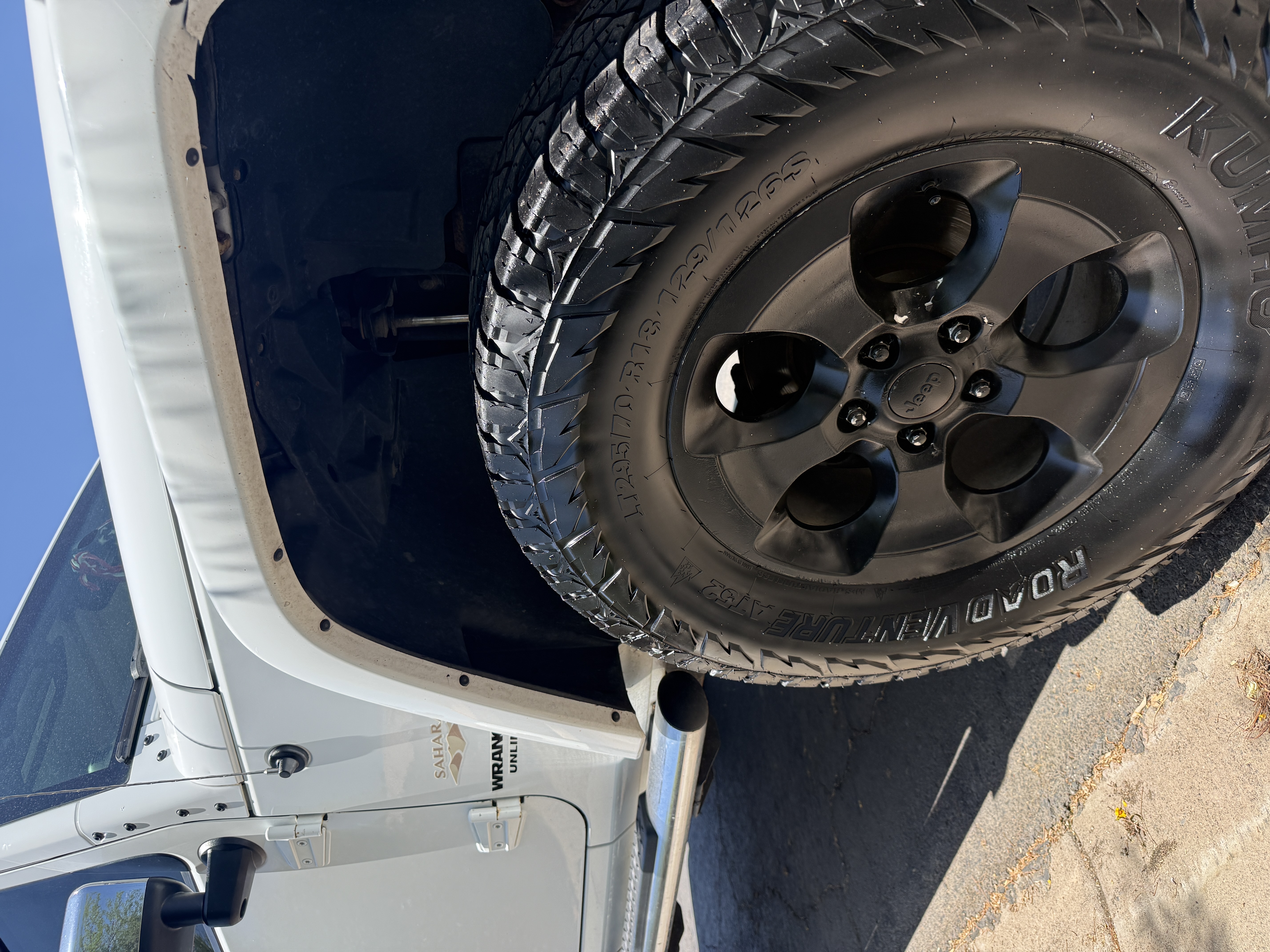 Used 2014 Jeep Wrangler Unlimited Sahara w/ Mopar Chrome Edition Group AWD/4WD image 4