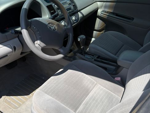 Used 2005 Toyota Camry LE FWD image 8