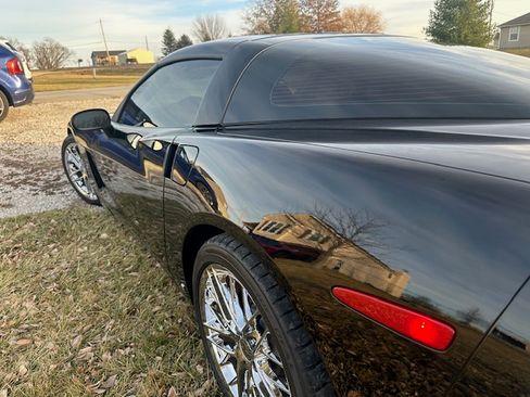 Used 2007 Chevrolet Corvette Coupe w/ Preferred Equipment Group image 6