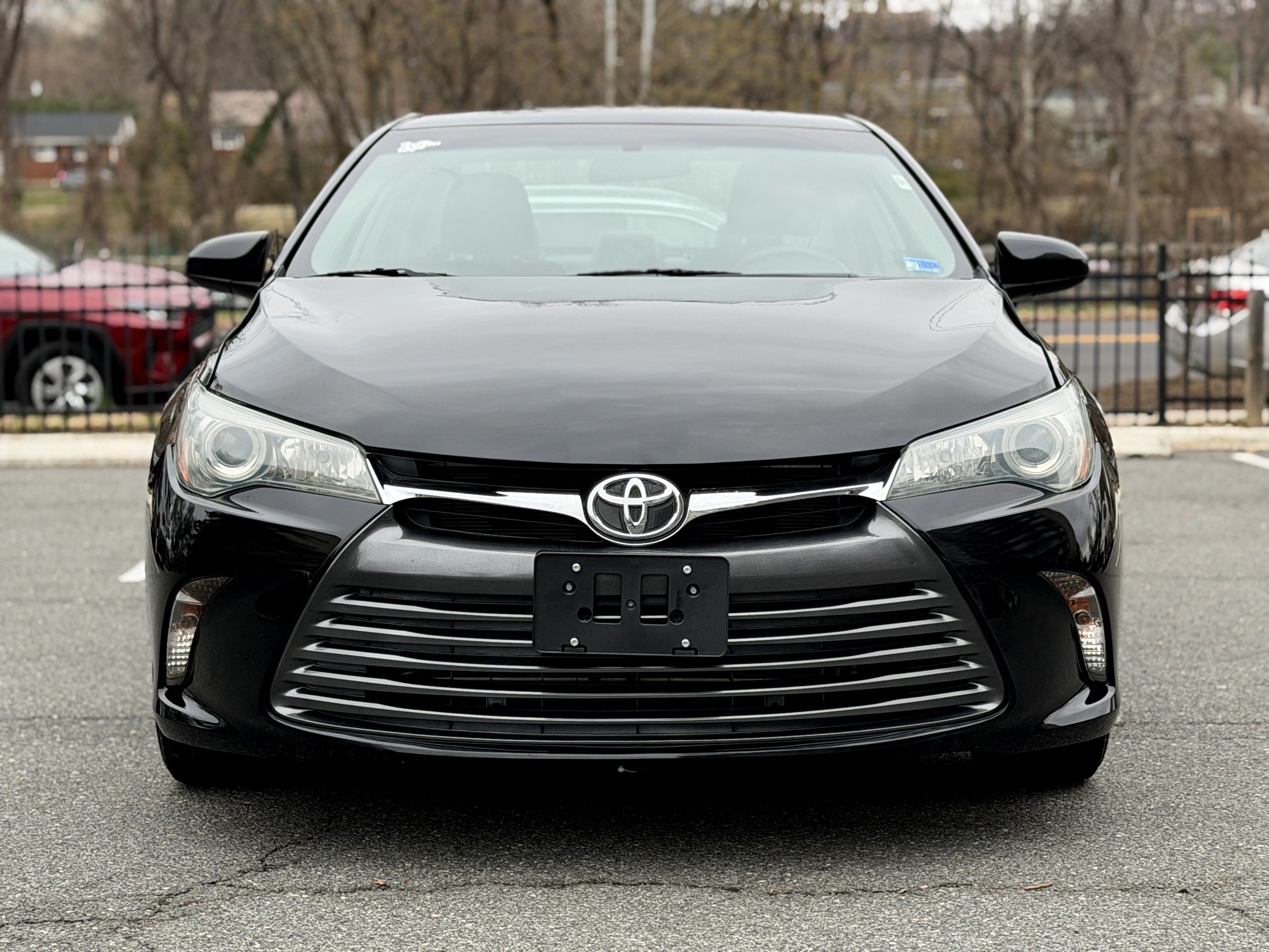 Used 2015 Toyota Camry LE FWD image 2