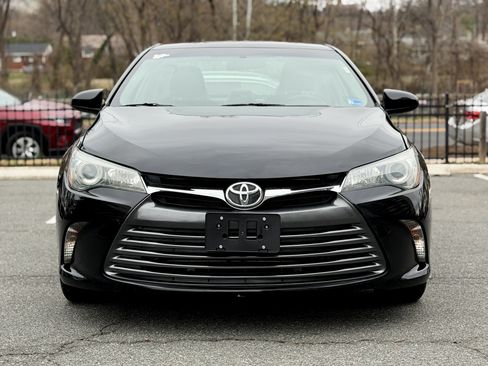 Used 2015 Toyota Camry LE image 2