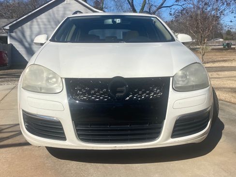 Used 2009 Volkswagen Jetta SE image 2