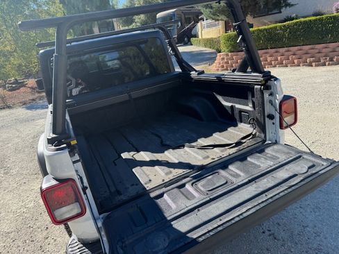 Used 2023 Jeep Gladiator Rubicon w/ Trailer Tow Package image 6