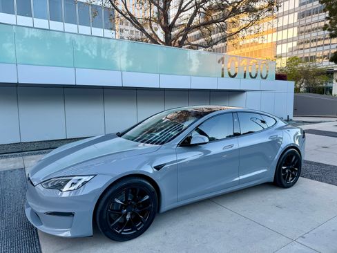 Used 2023 Tesla Model S Standard Range AWD/4WD image 1