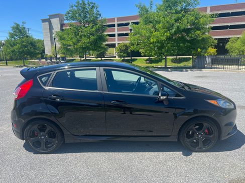 Used 2018 Ford Fiesta ST FWD image 8