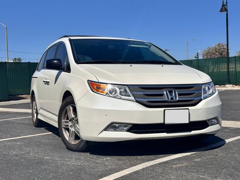 Used 2013 Honda Odyssey Touring Elite image 1