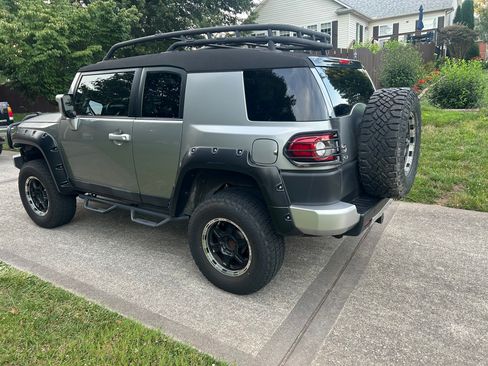 Used 2012 Toyota FJ Cruiser 4WD w/ Upgrade Pkg image 6