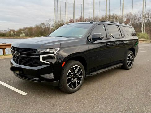 Used 2023 Chevrolet Suburban RST w/ Luxury Package image 1