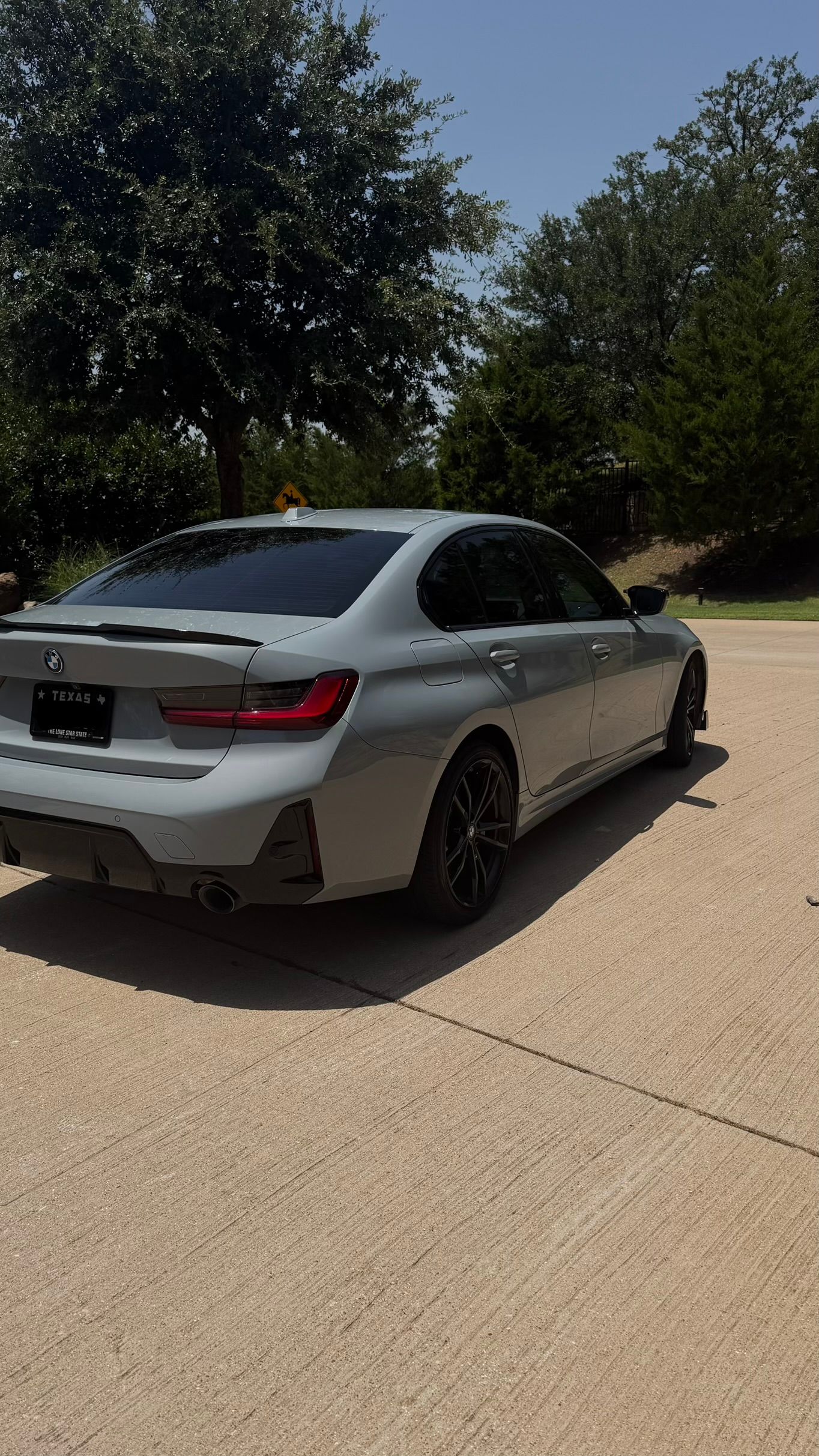 Used 2023 BMW 330e w/ M Sport Package RWD image 6