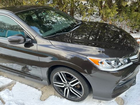 Used 2016 Honda Accord Sport image 10