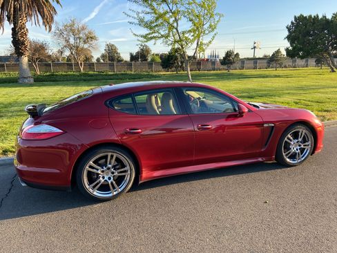 Used 2013 Porsche Panamera image 12
