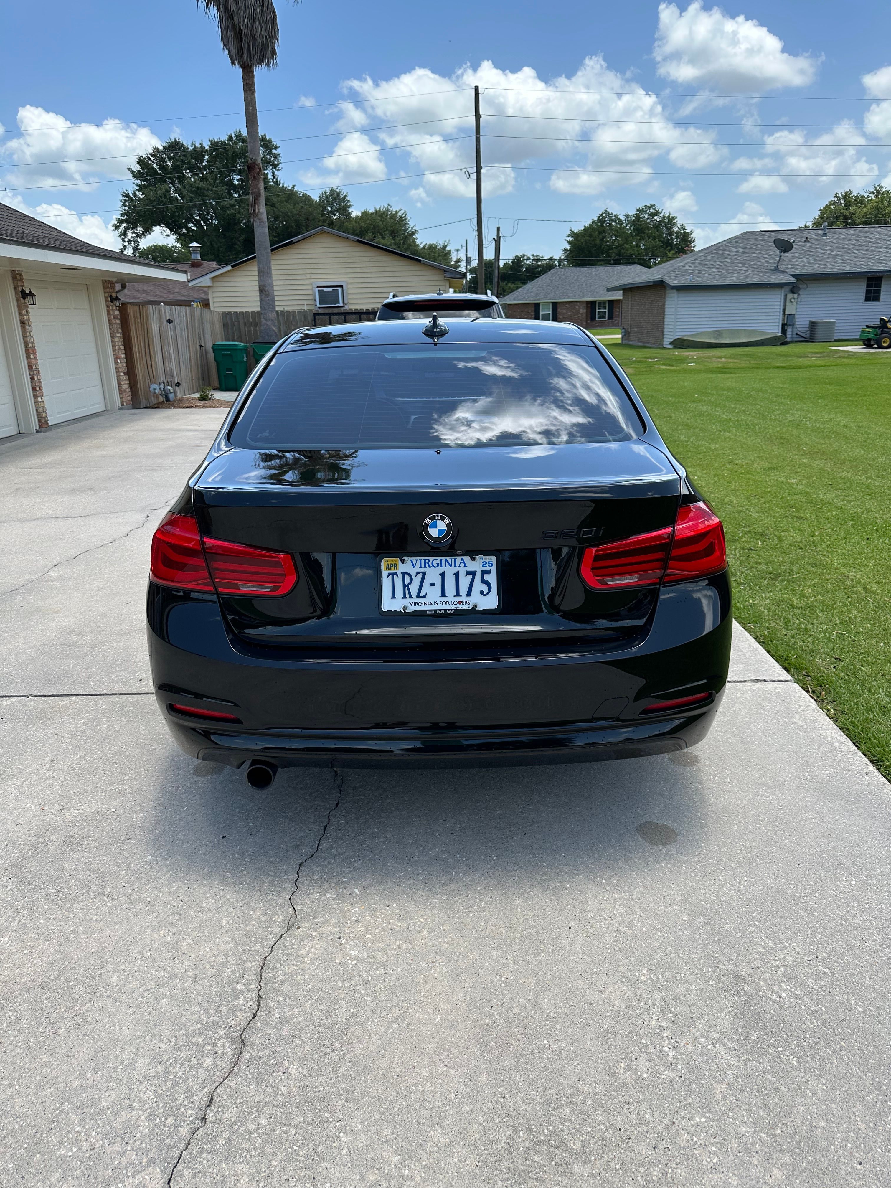 Used 2018 BMW 320i Sedan RWD image 6