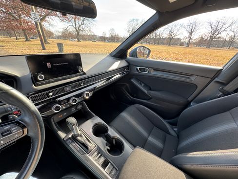 Used 2022 Honda Civic Sport image 6