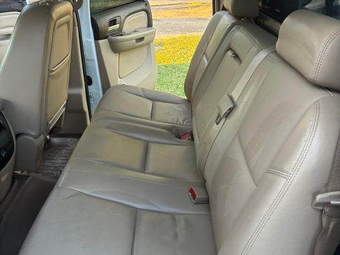 Used 2011 GMC Sierra 2500 Denali w/ Suspension Package, Off-Road AWD/4WD image 15