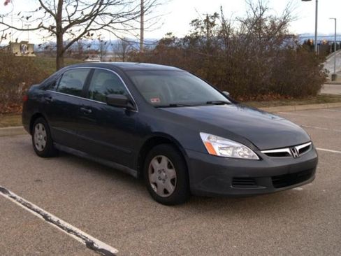 Used 2005 Honda Accord LX image 4