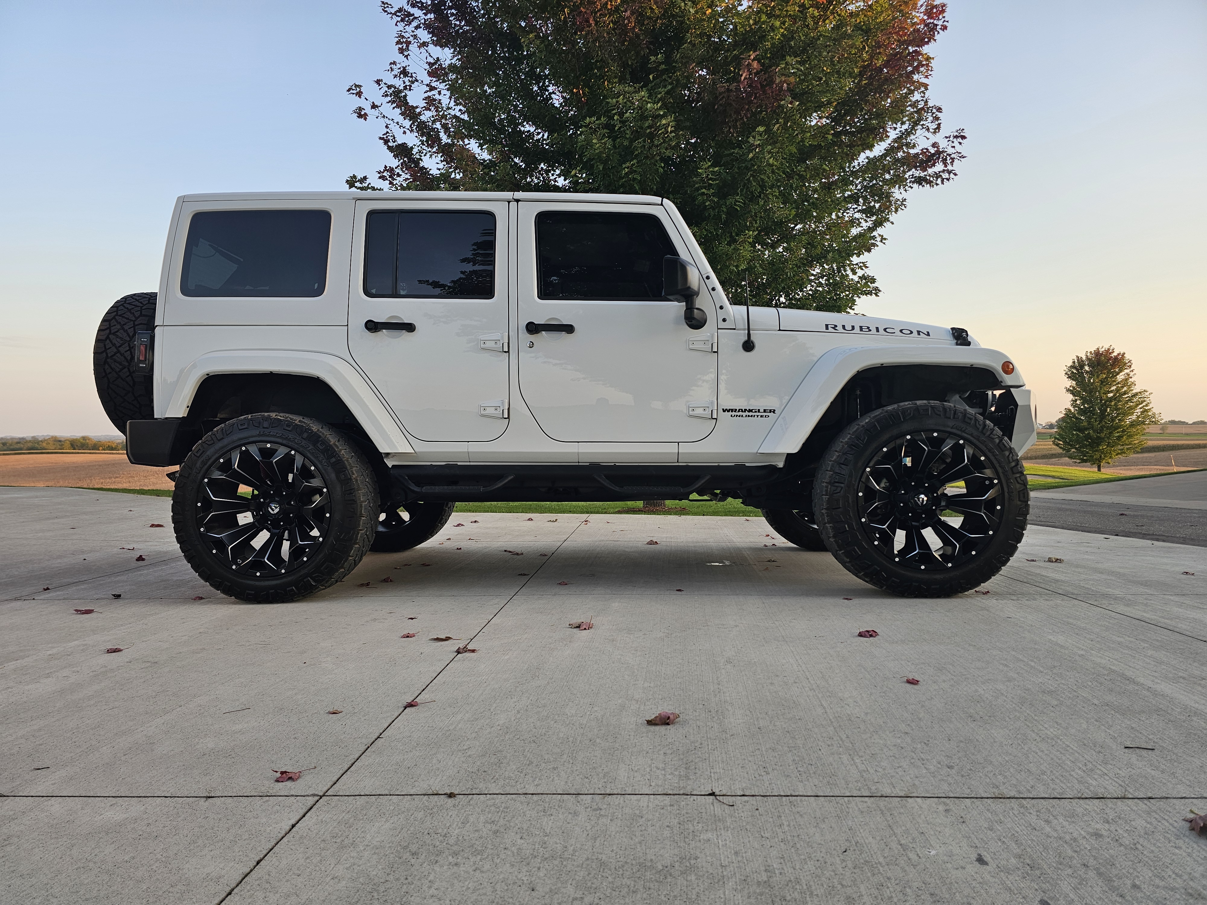 Used 2015 Jeep Wrangler Unlimited Rubicon AWD/4WD image 5