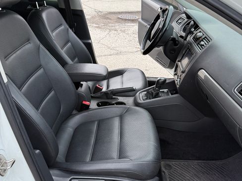 Used 2017 Volkswagen Jetta SE image 15