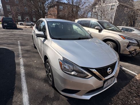 Used 2017 Nissan Sentra SV image 1