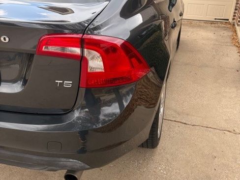 Used 2012 Volvo S60 T5 image 13