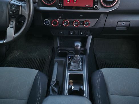 Used 2020 Toyota Tacoma TRD Off-Road image 11