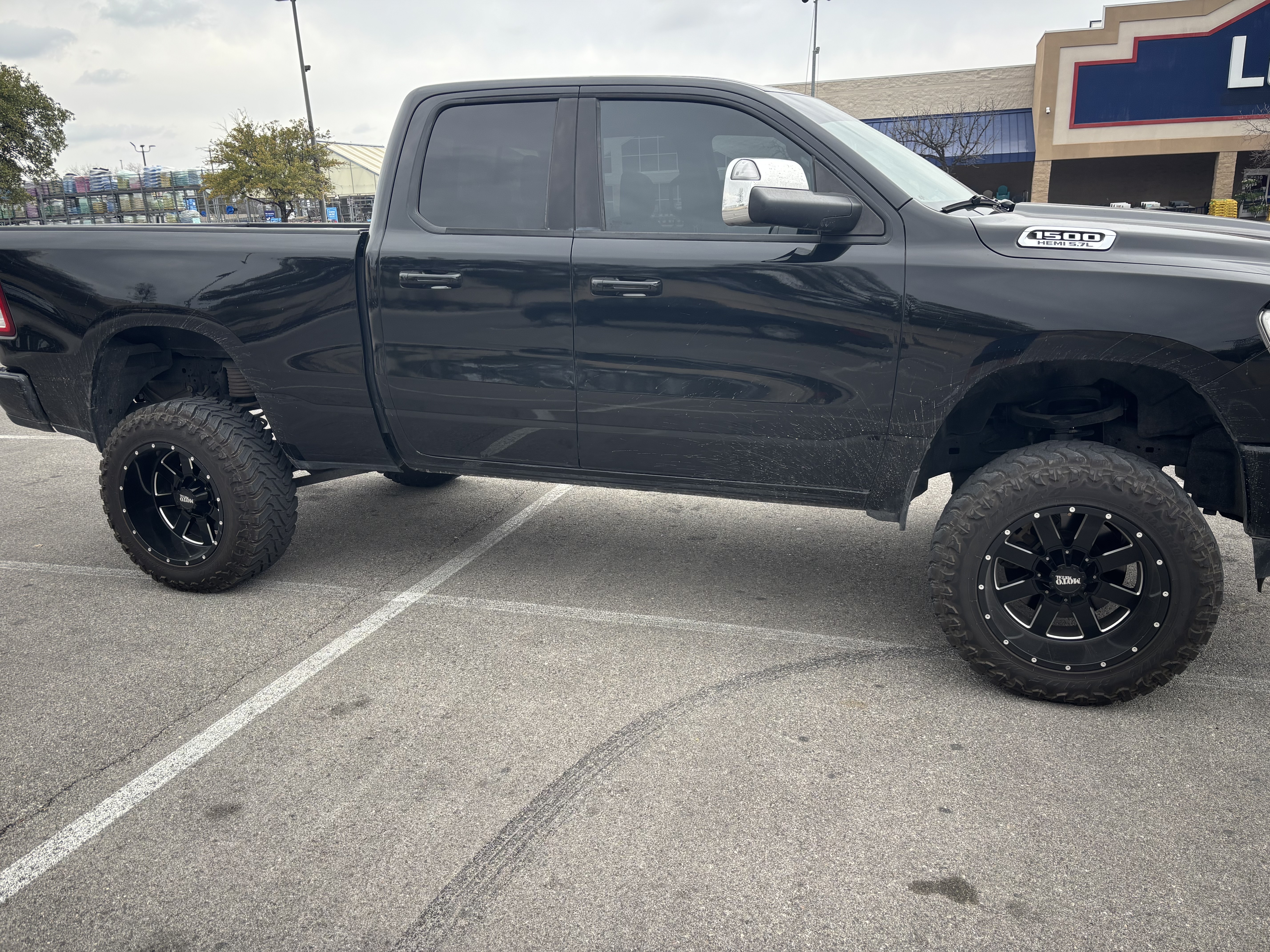 Used 2019 RAM 1500 Big Horn RWD image 5